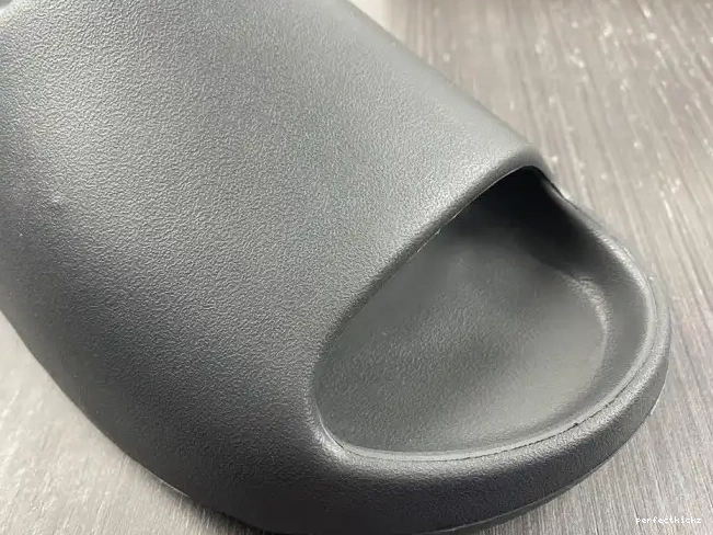 HQ6448 Yeezy Adidas Slide Onyx 0521